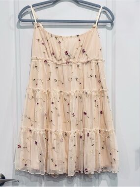 NWOT Trixxi Cream Babydoll Delicate Floral Embroidered Slip Dress - Small